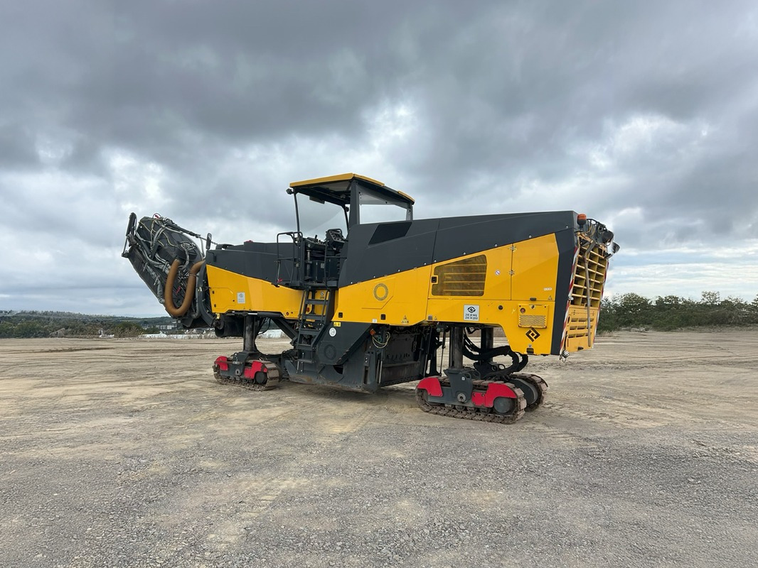 آلة أسفلت BOMAG DE BM 2200/75 Stage IV/Tier 4f: صور 34 آلة أسفلت BOMAG DE BM 2200/75 Stage IV/Tier 4f: صور 34