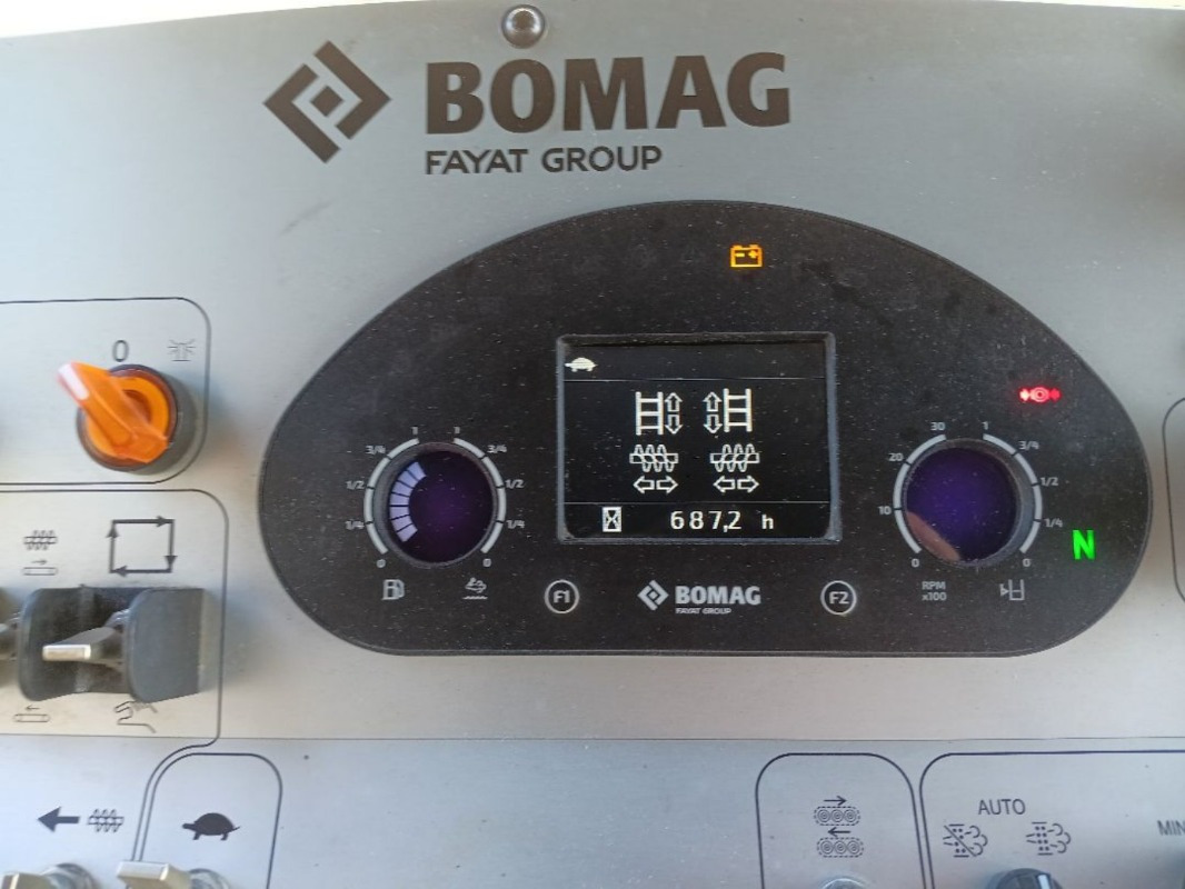 BOMAG IT BF 300 C-2 S340-2 TV Stage V/Tier 4f - العامل بالقار: صور 3 BOMAG IT BF 300 C-2 S340-2 TV Stage V/Tier 4f - العامل بالقار: صور 3