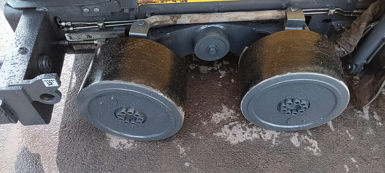 BOMAG IT BF 300 P-2 S340-2 TV Stage IIIb/Tier 4f - العامل بالقار: صور 5 BOMAG IT BF 300 P-2 S340-2 TV Stage IIIb/Tier 4f - العامل بالقار: صور 5