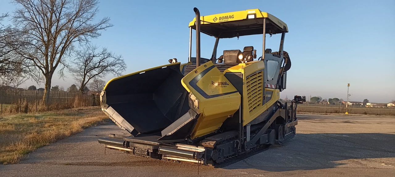 BOMAG IT BF 700 C-2 S500 Stage IV/Tier 4f - العامل بالقار: صور 1 BOMAG IT BF 700 C-2 S500 Stage IV/Tier 4f - العامل بالقار: صور 1