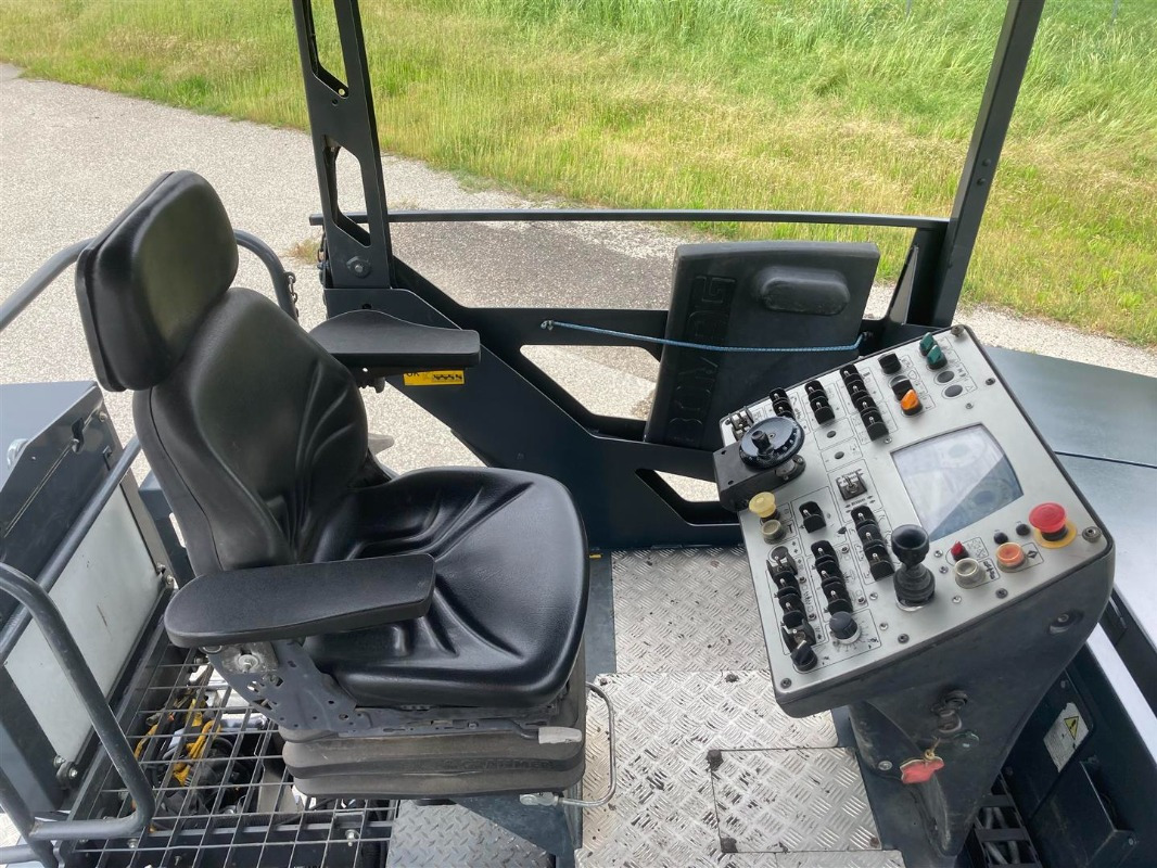 العامل بالقار BOMAG IT BF 900 C S500  Stage IIIb/Tier 4i: صور 13
