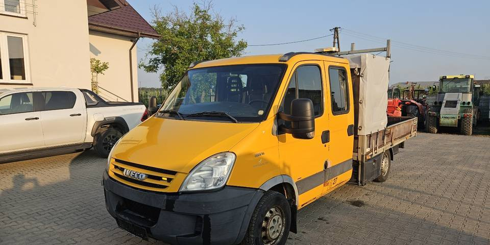 Iveco Daily 35S14 HDS 830 kg doka dubel brygadówka - الشاحنات الصغيرة المسطحة: صور 2 Iveco Daily 35S14 HDS 830 kg doka dubel brygadówka - الشاحنات الصغيرة المسطحة: صور 2