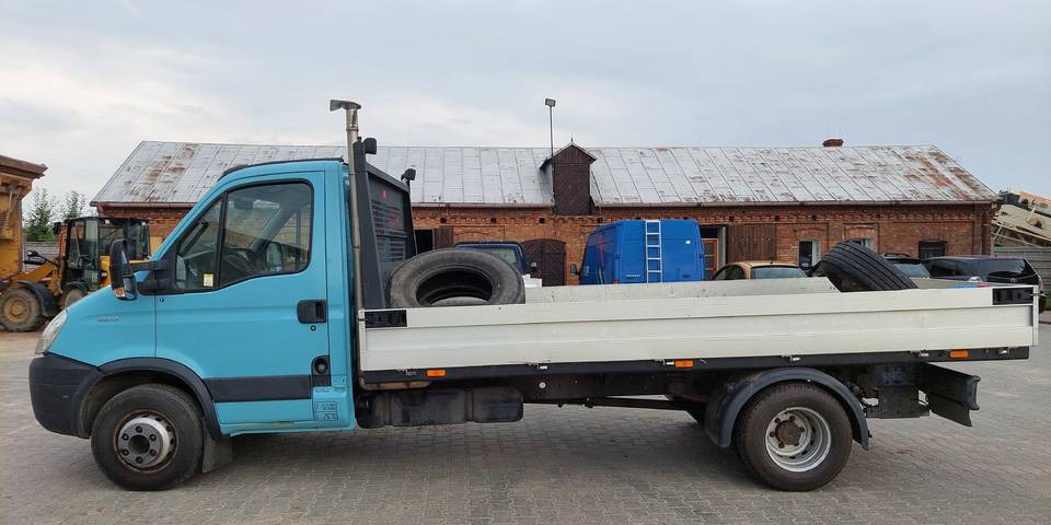Iveco Daily 65C17 silnik 3.0 skrzynia automat - الشاحنات الصغيرة المسطحة: صور 2 Iveco Daily 65C17 silnik 3.0 skrzynia automat - الشاحنات الصغيرة المسطحة: صور 2