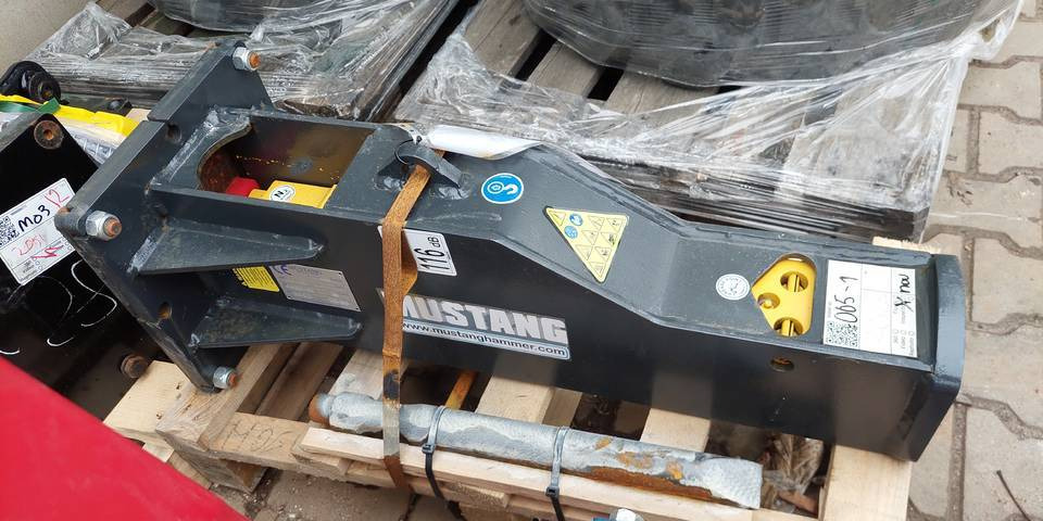 Młot wyburzoniewy Mustang HM100 do minikoparki - مطرقة هيدروليكية - آلات البناء: صور 1 Młot wyburzoniewy Mustang HM100 do minikoparki - مطرقة هيدروليكية - آلات البناء: صور 1