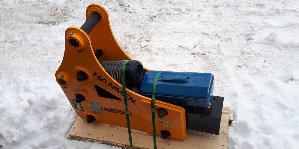 NOWY młot wyburzeniowy HMB 680 do koparki 5-7t - مطرقة هيدروليكية - آلات البناء: صور 4 NOWY młot wyburzeniowy HMB 680 do koparki 5-7t - مطرقة هيدروليكية - آلات البناء: صور 4