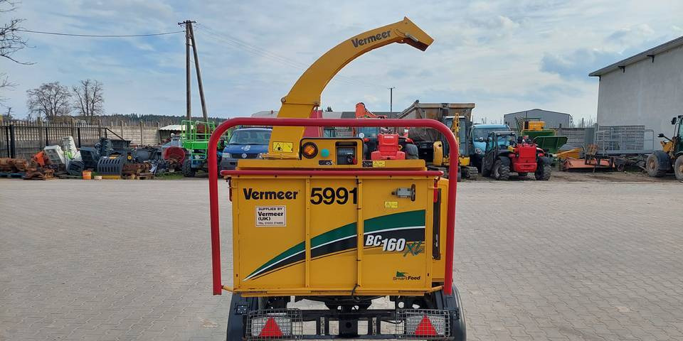 Rębak Vermeer BC160XL 2015 750kg - ماكينة تقطيع الأغصان: صور 2 Rębak Vermeer BC160XL 2015 750kg - ماكينة تقطيع الأغصان: صور 2
