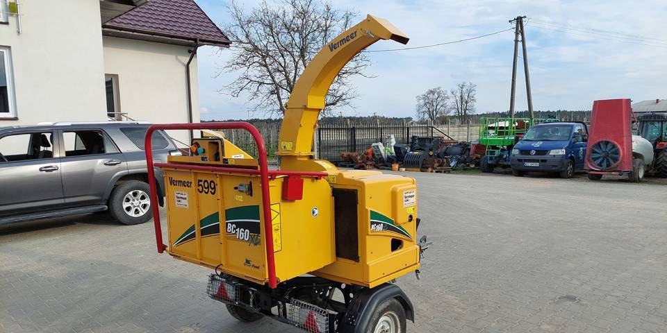 Rębak Vermeer BC160XL 2015 750kg - ماكينة تقطيع الأغصان: صور 3 Rębak Vermeer BC160XL 2015 750kg - ماكينة تقطيع الأغصان: صور 3
