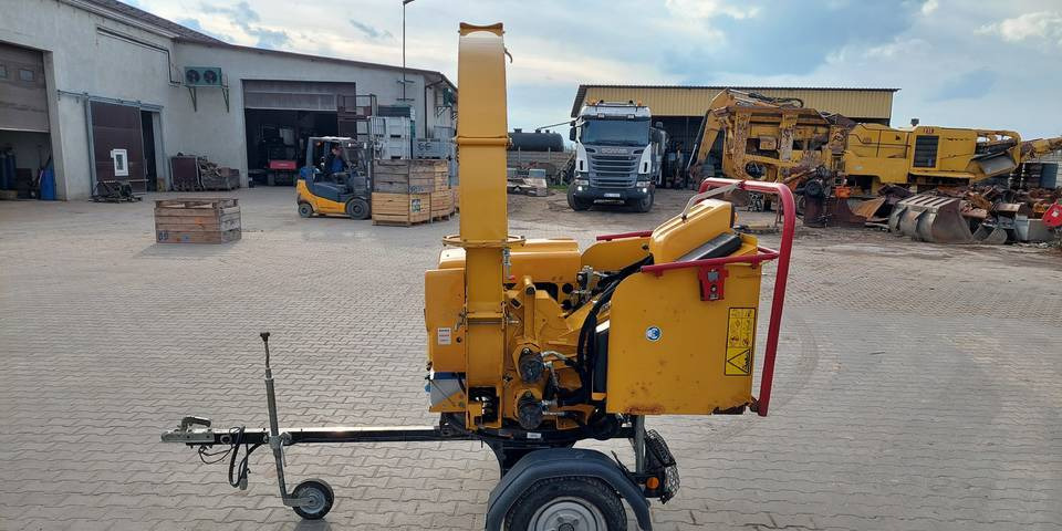 Rębak Vermeer BC160XL 2015 750kg - ماكينة تقطيع الأغصان: صور 5 Rębak Vermeer BC160XL 2015 750kg - ماكينة تقطيع الأغصان: صور 5