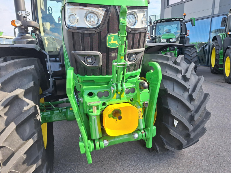 جرار John Deere 6R 155: صور 9