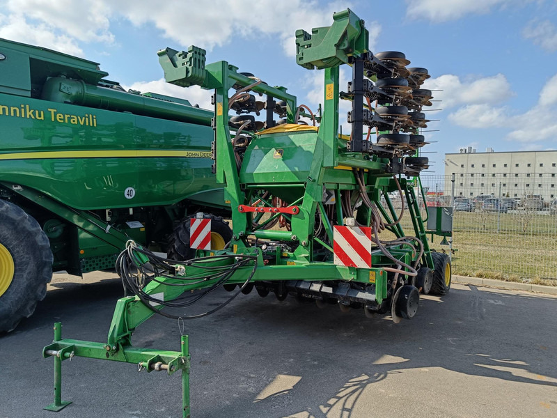John Deere 750 A - وضع البذور فى خطوط: صور 2 John Deere 750 A - وضع البذور فى خطوط: صور 2