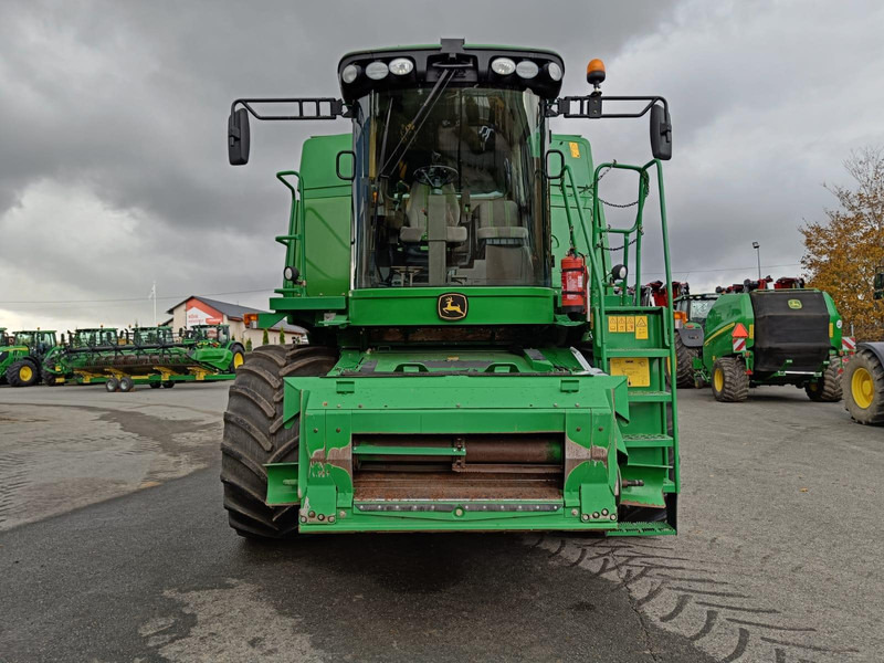 حصادة شاملة John Deere T550: صور 8