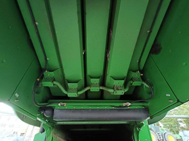 حصادة شاملة John Deere T550: صور 13