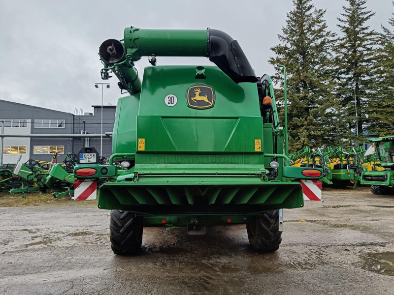 John Deere T670i - حصادة شاملة: صور 4 John Deere T670i - حصادة شاملة: صور 4