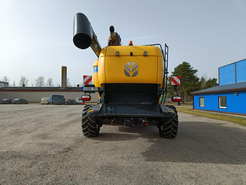 New Holland CX 8.85 - حصادة شاملة: صور 4 New Holland CX 8.85 - حصادة شاملة: صور 4