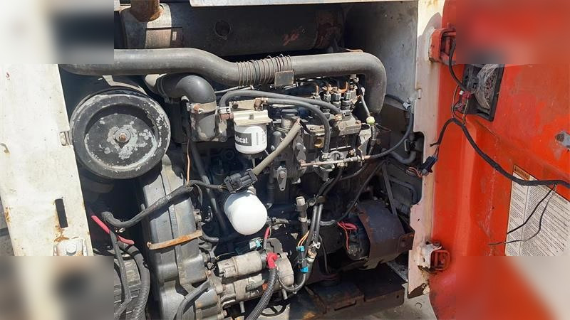 BOBCAT S220 - شيول صغير: صور 3 BOBCAT S220 - شيول صغير: صور 3