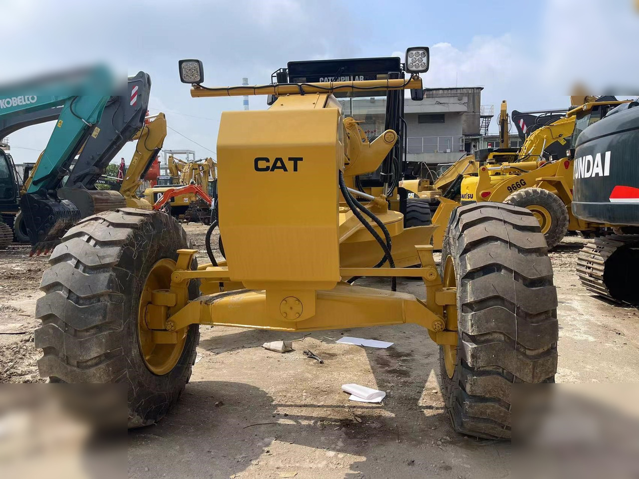CATERPILLAR 120H - آلة تسوية الأرض: صور 3 CATERPILLAR 120H - آلة تسوية الأرض: صور 3