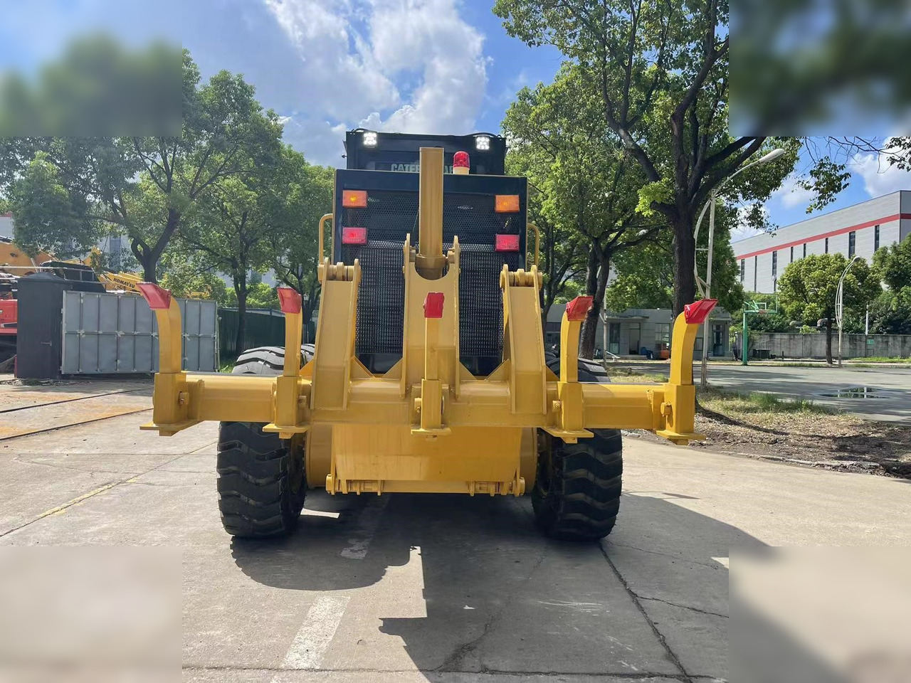 CATERPILLAR 140H - آلة تسوية الأرض: صور 3 CATERPILLAR 140H - آلة تسوية الأرض: صور 3