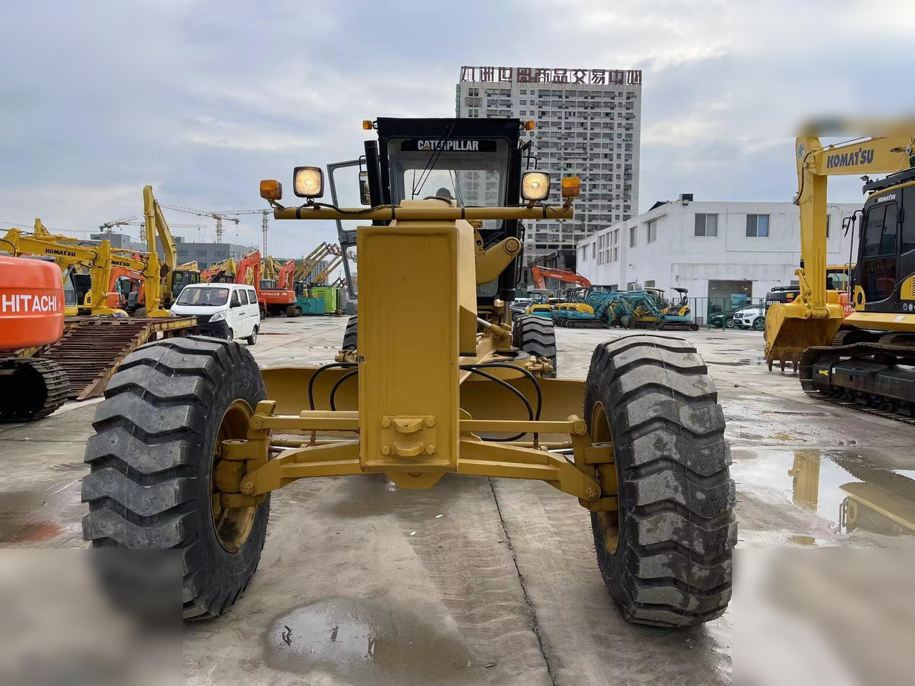 آلة تسوية الأرض CATERPILLAR 140H: صور 6