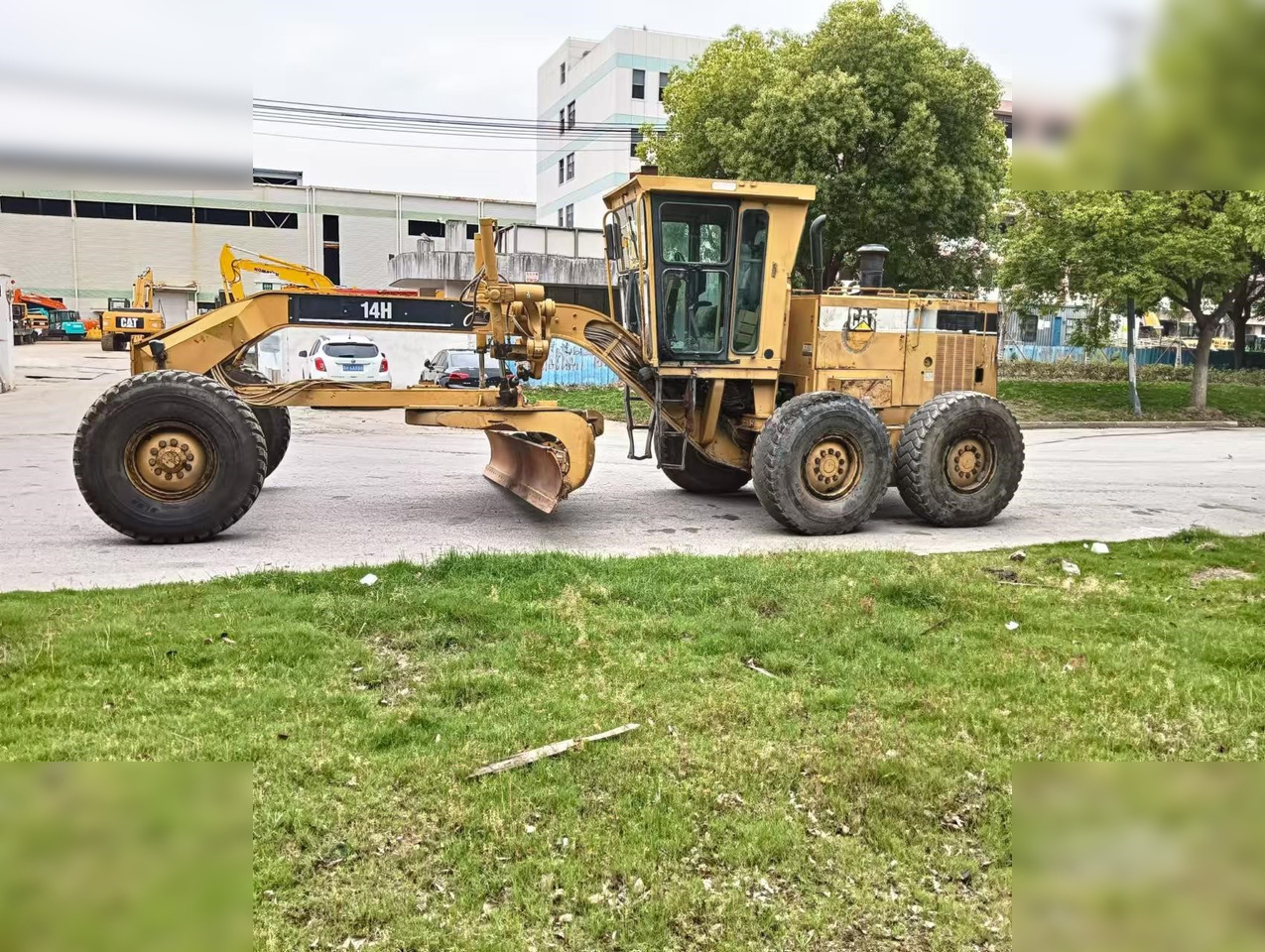 CATERPILLAR 14H - آلة تسوية الأرض: صور 1 CATERPILLAR 14H - آلة تسوية الأرض: صور 1