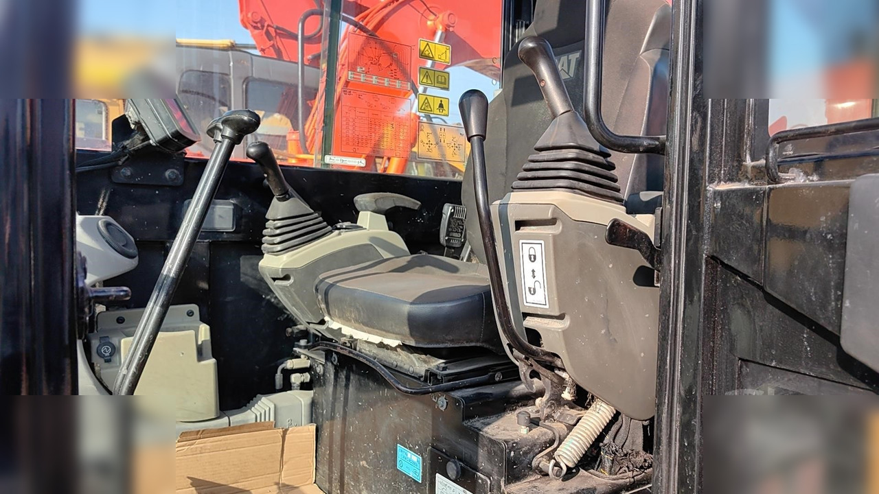 CATERPILLAR 305.5E2 - حفارة مصغرة: صور 4 CATERPILLAR 305.5E2 - حفارة مصغرة: صور 4