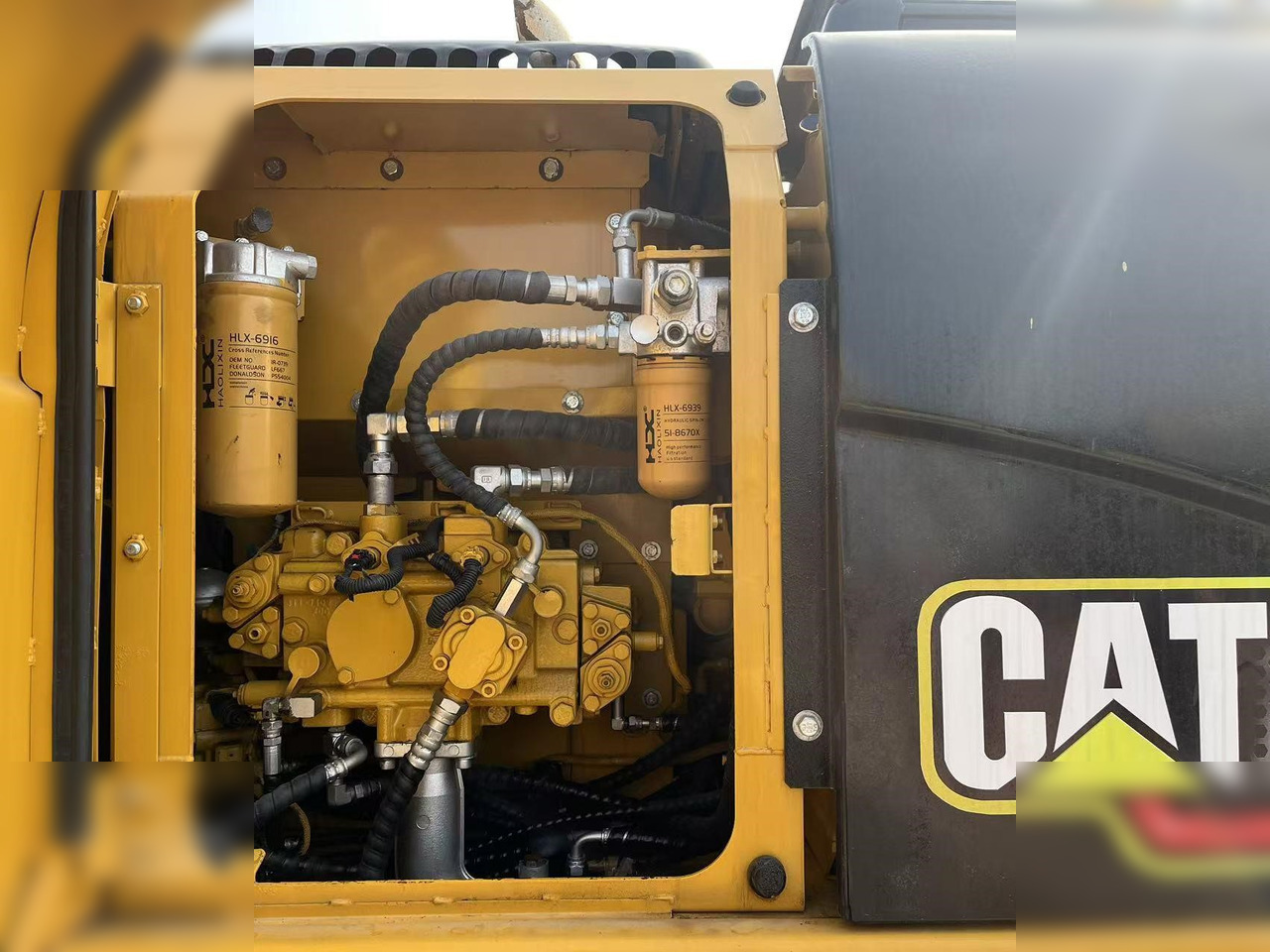CATERPILLAR 312D2 GC - حفارات زحافة: صور 5 CATERPILLAR 312D2 GC - حفارات زحافة: صور 5