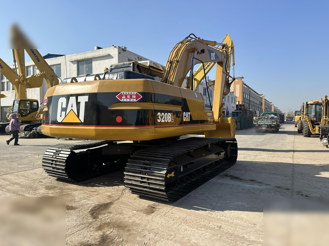 CATERPILLAR 320BL - حفارات زحافة: صور 3 CATERPILLAR 320BL - حفارات زحافة: صور 3