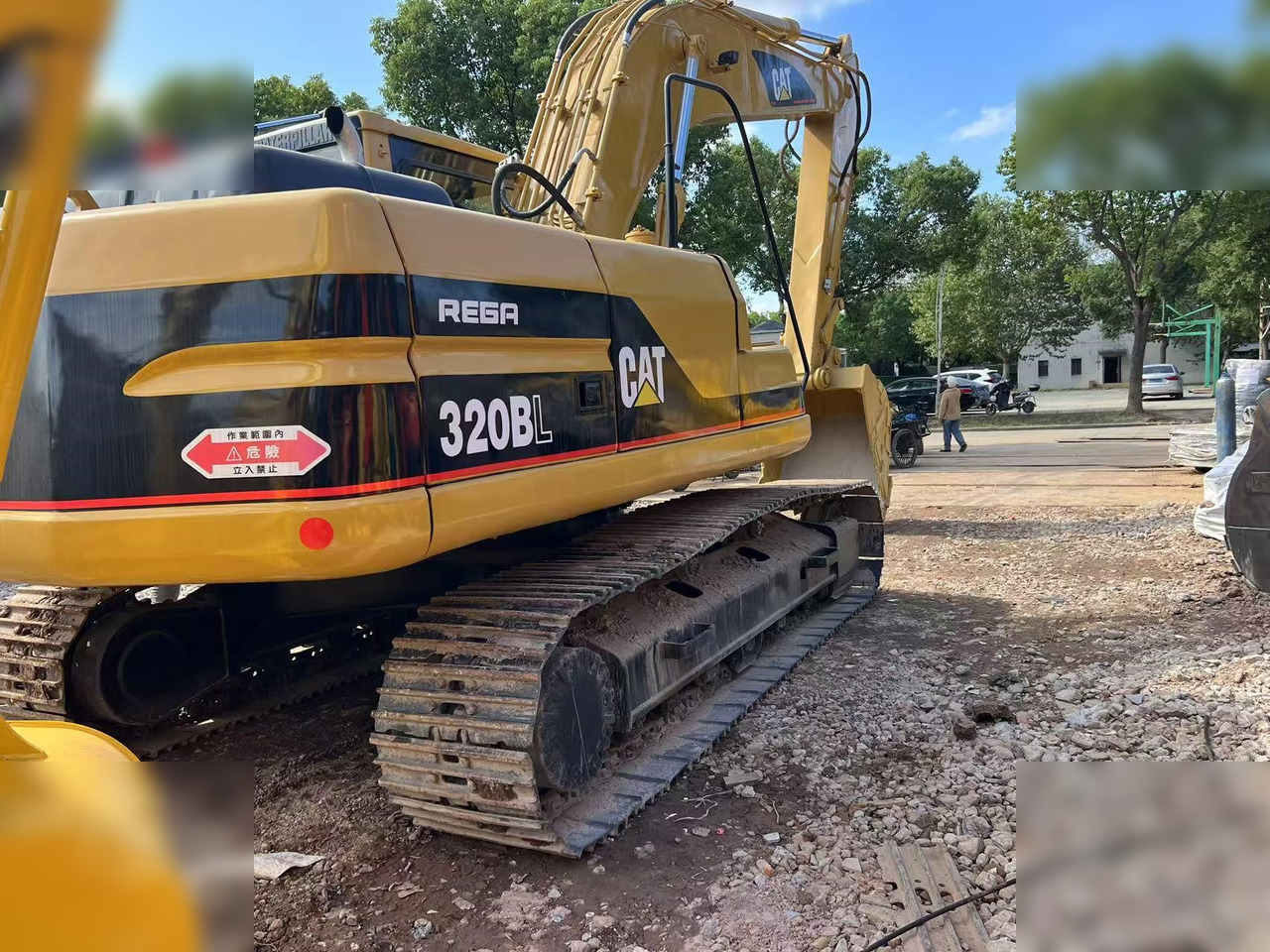 CATERPILLAR 320BL - حفارات زحافة: صور 3 CATERPILLAR 320BL - حفارات زحافة: صور 3