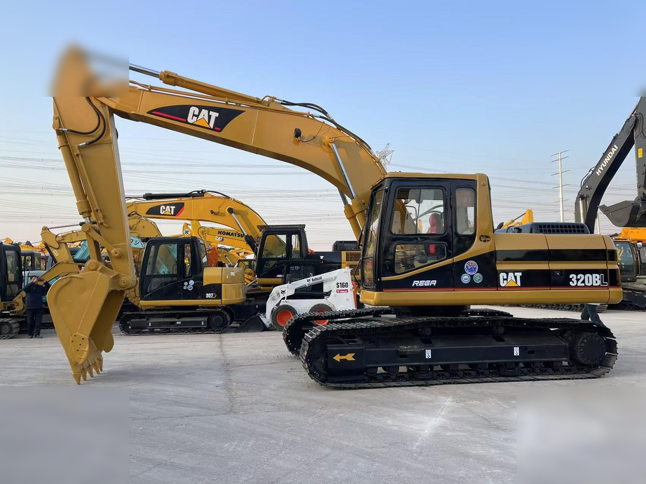 CATERPILLAR 320BL - حفارات زحافة: صور 1 CATERPILLAR 320BL - حفارات زحافة: صور 1