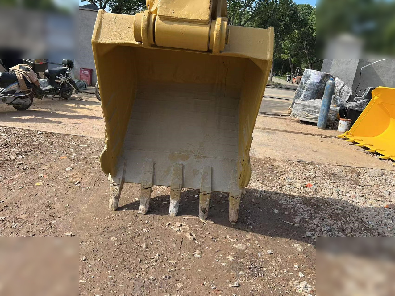 CATERPILLAR 320BL - حفارات زحافة: صور 4 CATERPILLAR 320BL - حفارات زحافة: صور 4