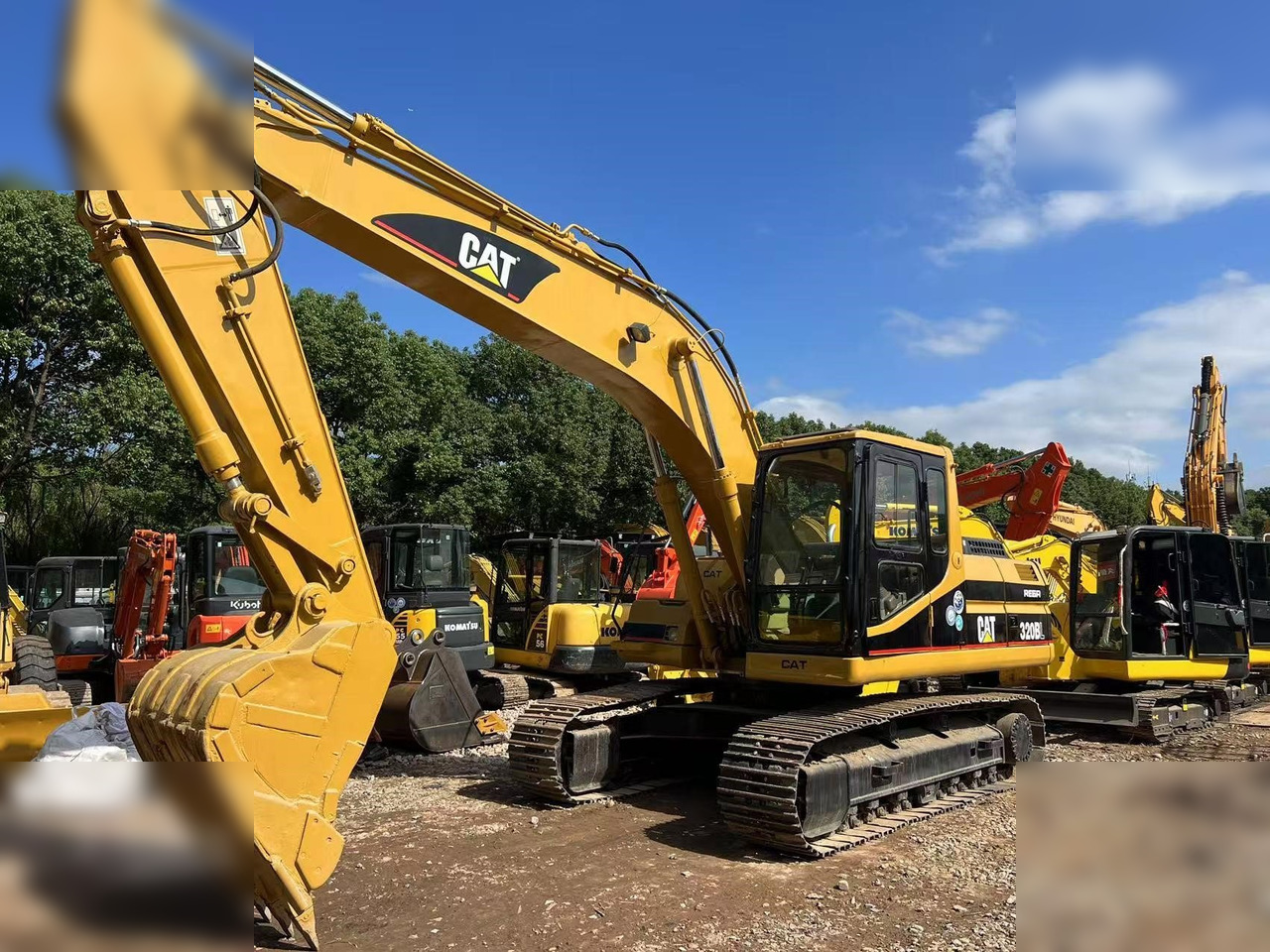 CATERPILLAR 320BL - حفارات زحافة: صور 1 CATERPILLAR 320BL - حفارات زحافة: صور 1