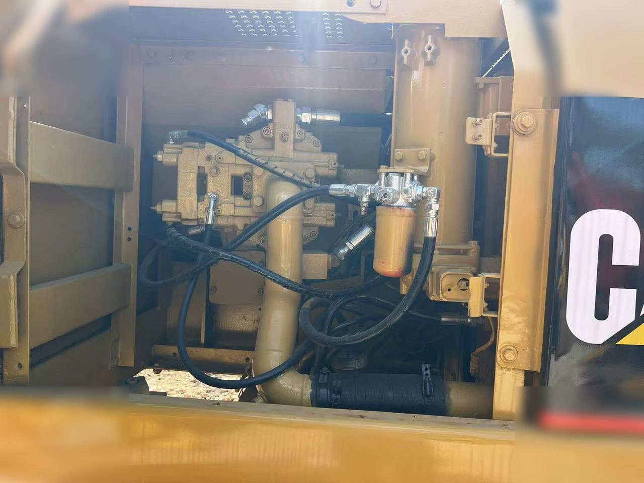 CATERPILLAR 320BL - حفارات زحافة: صور 5 CATERPILLAR 320BL - حفارات زحافة: صور 5