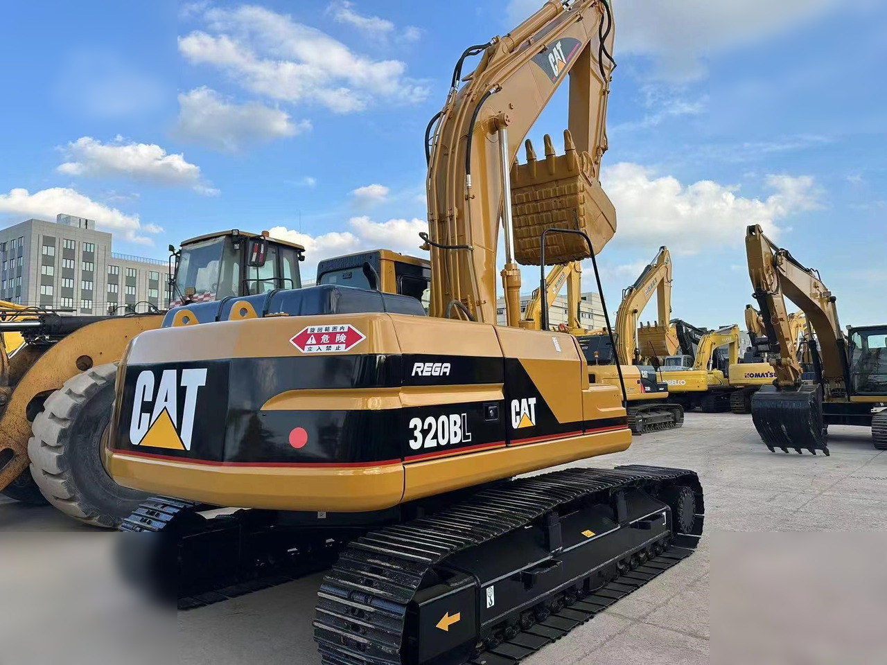 CATERPILLAR 320BL - حفارات زحافة: صور 2 CATERPILLAR 320BL - حفارات زحافة: صور 2