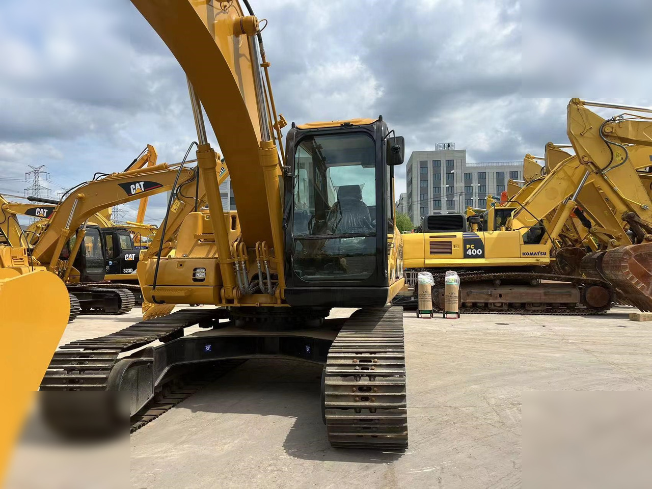 CATERPILLAR 320CL - حفارات زحافة: صور 4 CATERPILLAR 320CL - حفارات زحافة: صور 4