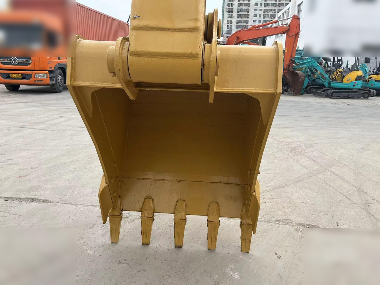 CATERPILLAR 320C - حفارات زحافة: صور 4 CATERPILLAR 320C - حفارات زحافة: صور 4