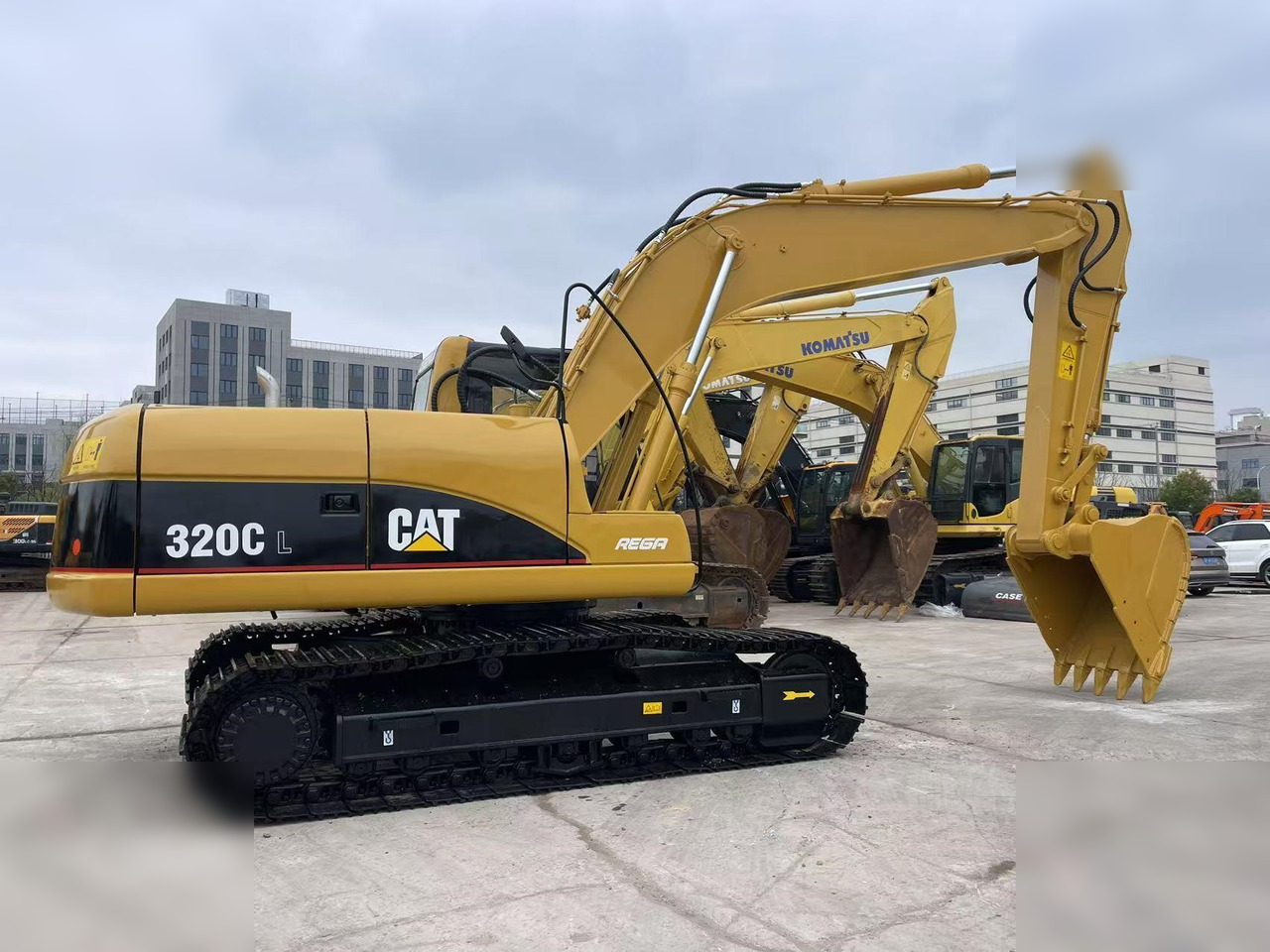 CATERPILLAR 320C - حفارات زحافة: صور 1 CATERPILLAR 320C - حفارات زحافة: صور 1