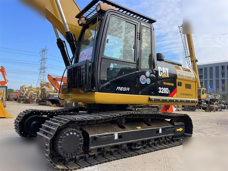 CATERPILLAR 320D2 - حفارات زحافة: صور 3 CATERPILLAR 320D2 - حفارات زحافة: صور 3