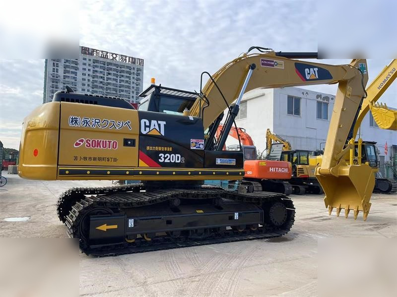 CATERPILLAR 320D2 - حفارات زحافة: صور 2 CATERPILLAR 320D2 - حفارات زحافة: صور 2