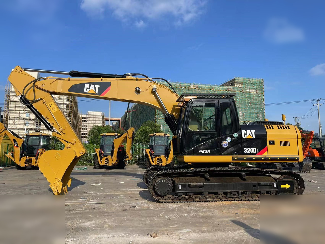 CATERPILLAR 320DL - حفارات زحافة: صور 1 CATERPILLAR 320DL - حفارات زحافة: صور 1