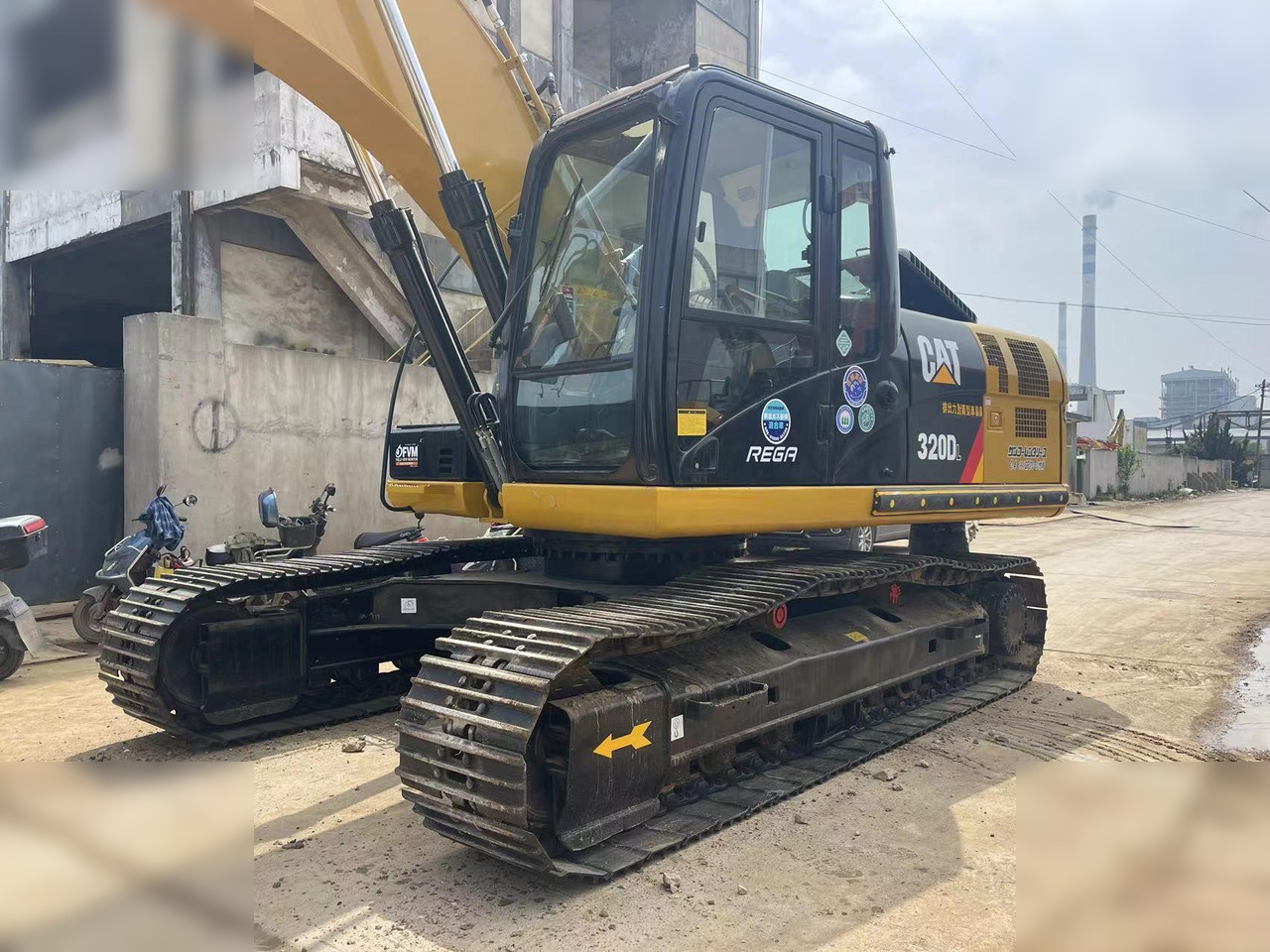 CATERPILLAR 320DL - حفارات زحافة: صور 3 CATERPILLAR 320DL - حفارات زحافة: صور 3