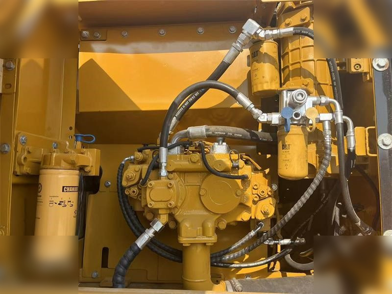 CATERPILLAR 320DL - حفارات زحافة: صور 5 CATERPILLAR 320DL - حفارات زحافة: صور 5