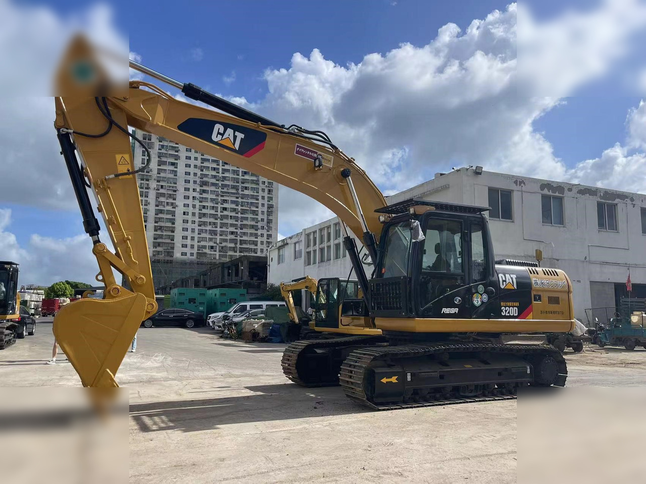 CATERPILLAR 320D - حفارات زحافة: صور 1 CATERPILLAR 320D - حفارات زحافة: صور 1