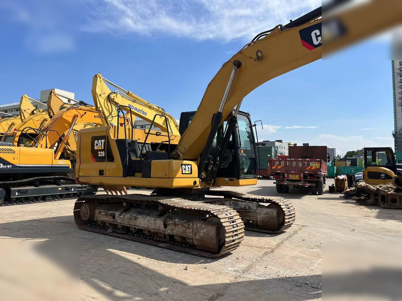 CATERPILLAR 320 - حفارات زحافة: صور 5 CATERPILLAR 320 - حفارات زحافة: صور 5