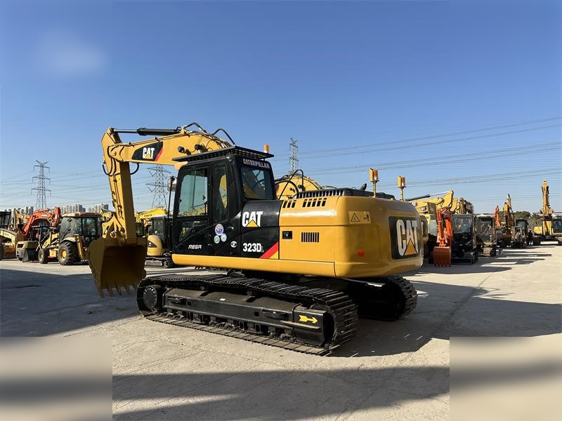 CATERPILLAR 323D - حفارات زحافة: صور 3 CATERPILLAR 323D - حفارات زحافة: صور 3