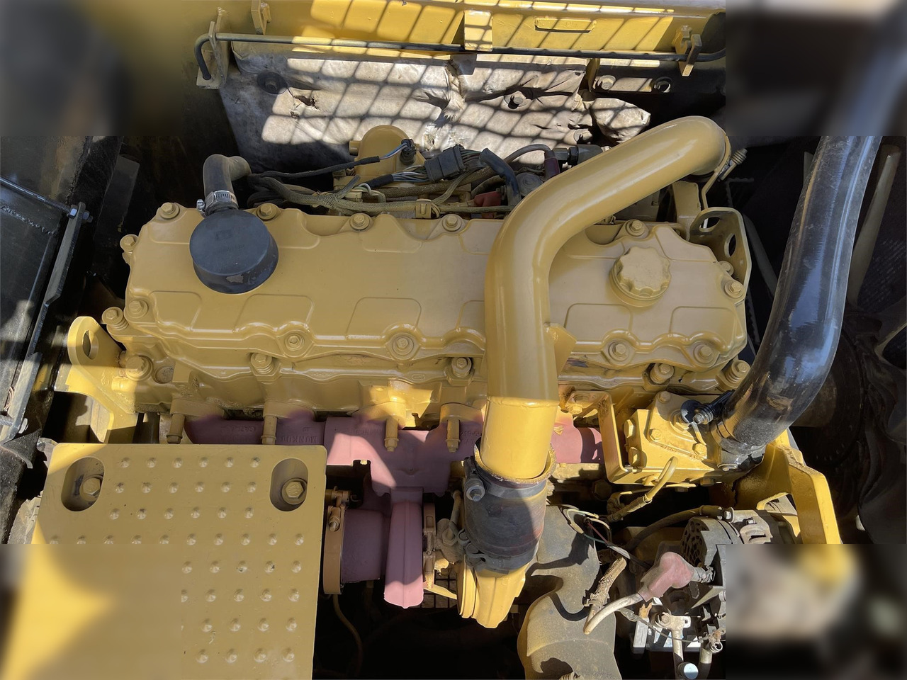 CATERPILLAR 325DL - حفارات زحافة: صور 3 CATERPILLAR 325DL - حفارات زحافة: صور 3