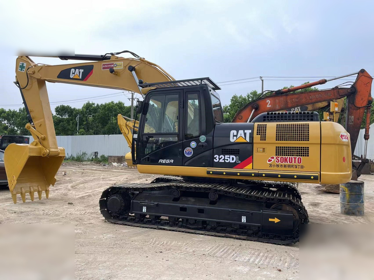 CATERPILLAR 325DL - حفارات زحافة: صور 1 CATERPILLAR 325DL - حفارات زحافة: صور 1