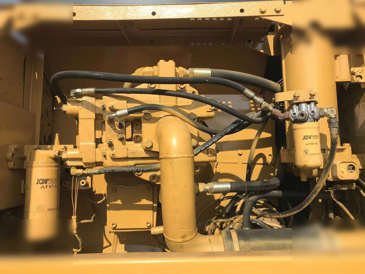CATERPILLAR 330BL - حفارات زحافة: صور 5 CATERPILLAR 330BL - حفارات زحافة: صور 5