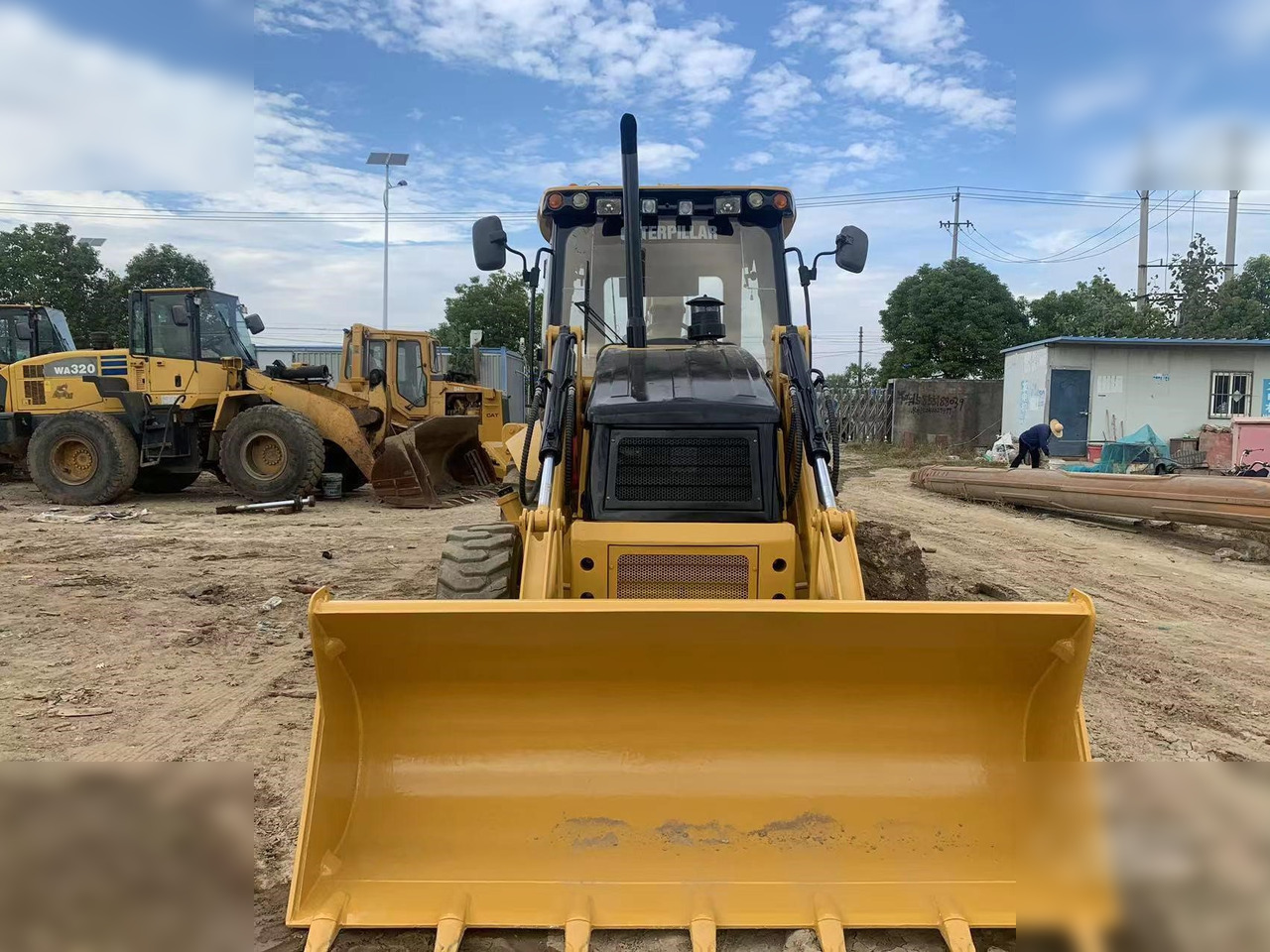 CATERPILLAR 420F - حفار متعدد الاستخدام: صور 1 CATERPILLAR 420F - حفار متعدد الاستخدام: صور 1