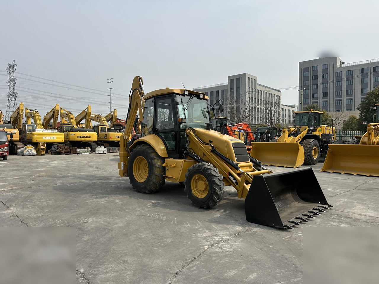 CATERPILLAR 420F - حفار متعدد الاستخدام: صور 3 CATERPILLAR 420F - حفار متعدد الاستخدام: صور 3