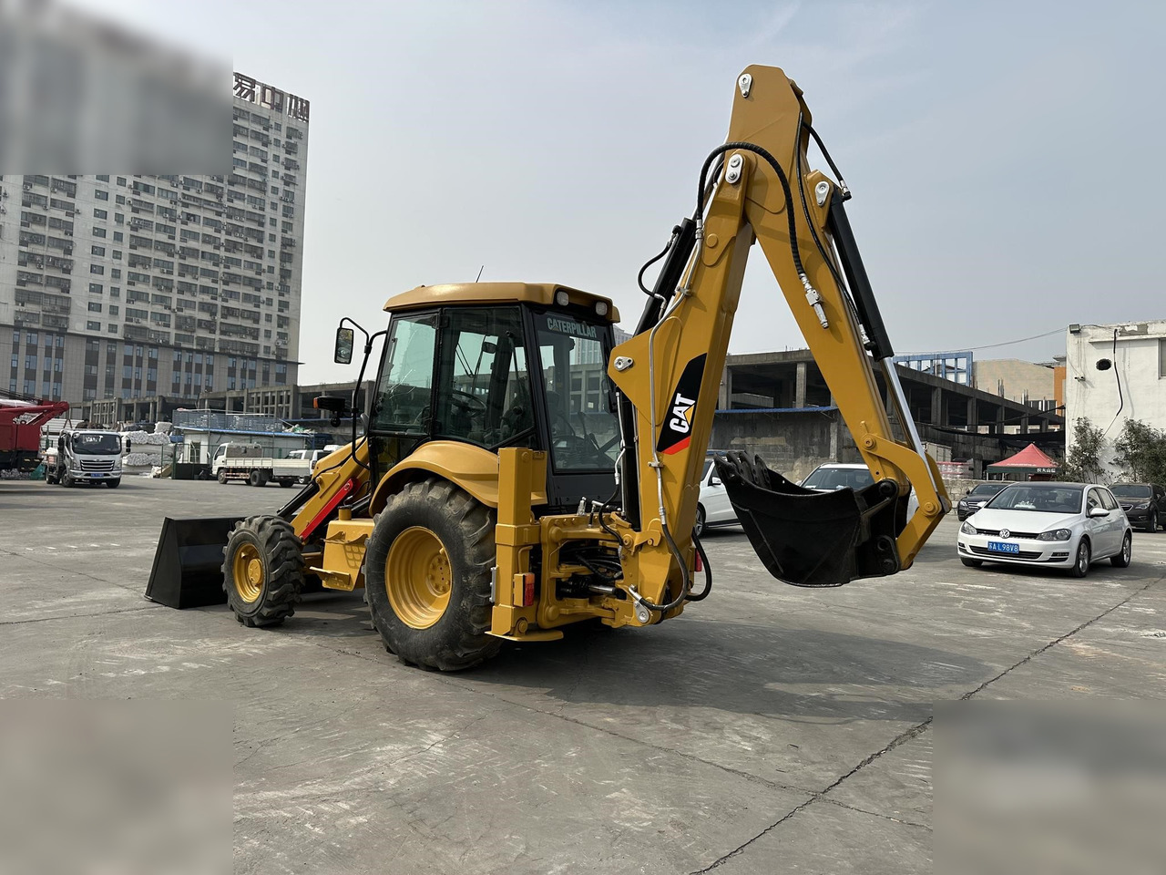 CATERPILLAR 420F - حفار متعدد الاستخدام: صور 5 CATERPILLAR 420F - حفار متعدد الاستخدام: صور 5