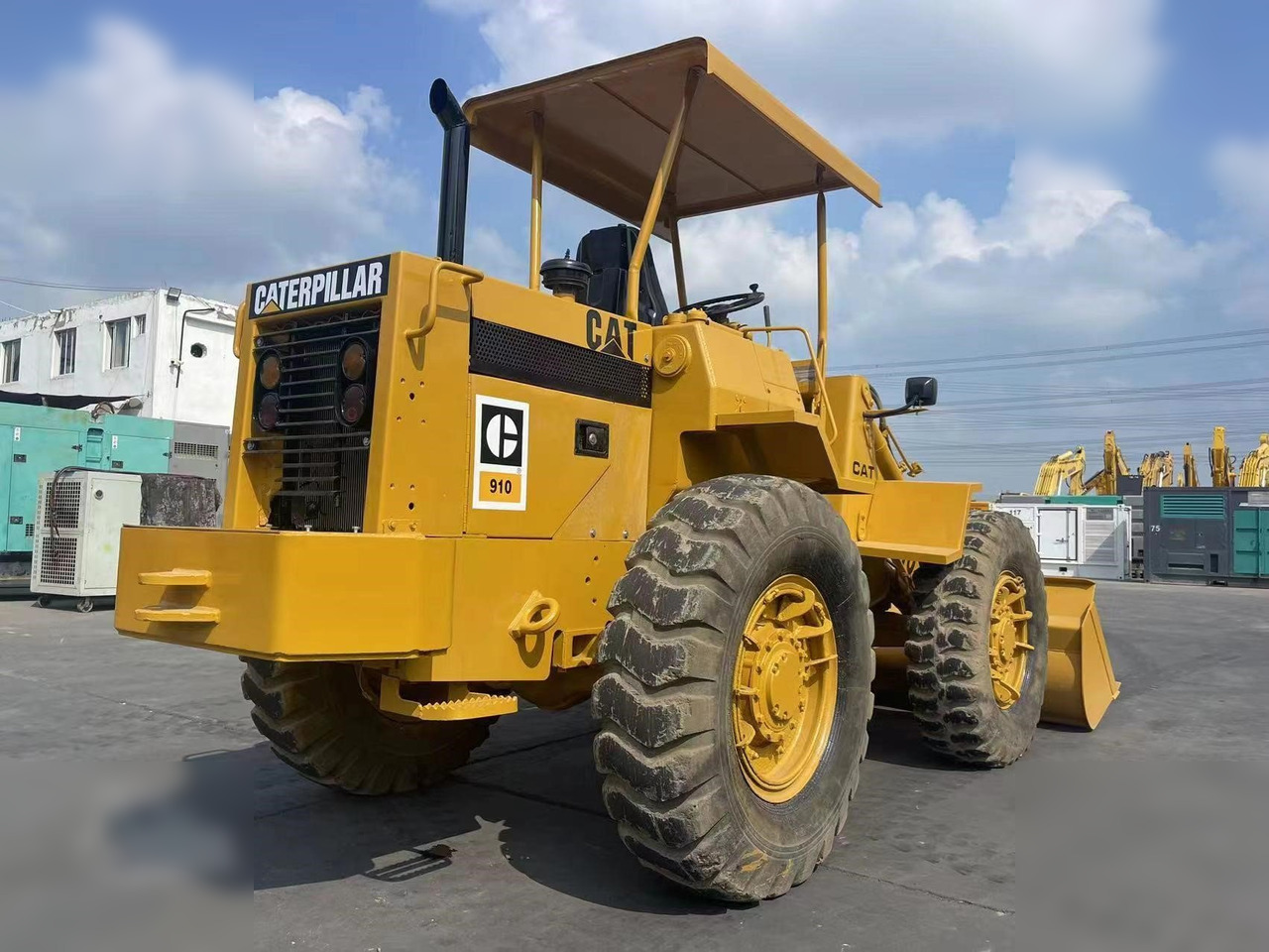 CATERPILLAR 910 - اللودر بعجل: صور 4 CATERPILLAR 910 - اللودر بعجل: صور 4